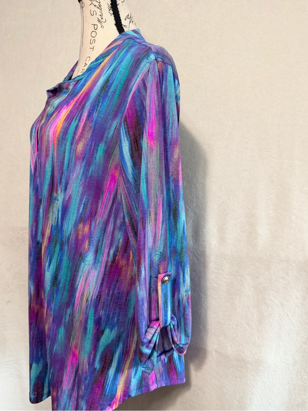 Dear Scarlett Multicolor Brushstroke Tunic in Purple, Blue, Pink - Picture 6 of 11